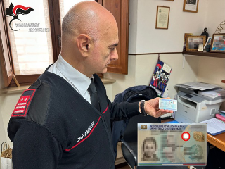 Macerata - Scoperta carta d’identità manomessa: denunciata una 29enne